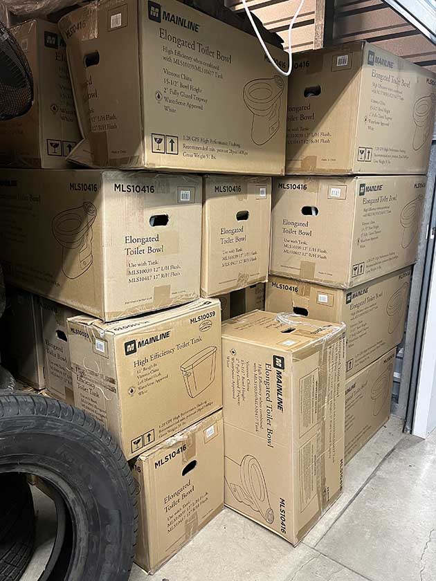 Mainline Toilet Bowls and Toilet Tanks - Image 4